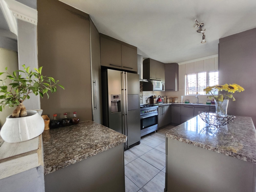 4 Bedroom Property for Sale in Tlhabane West North West